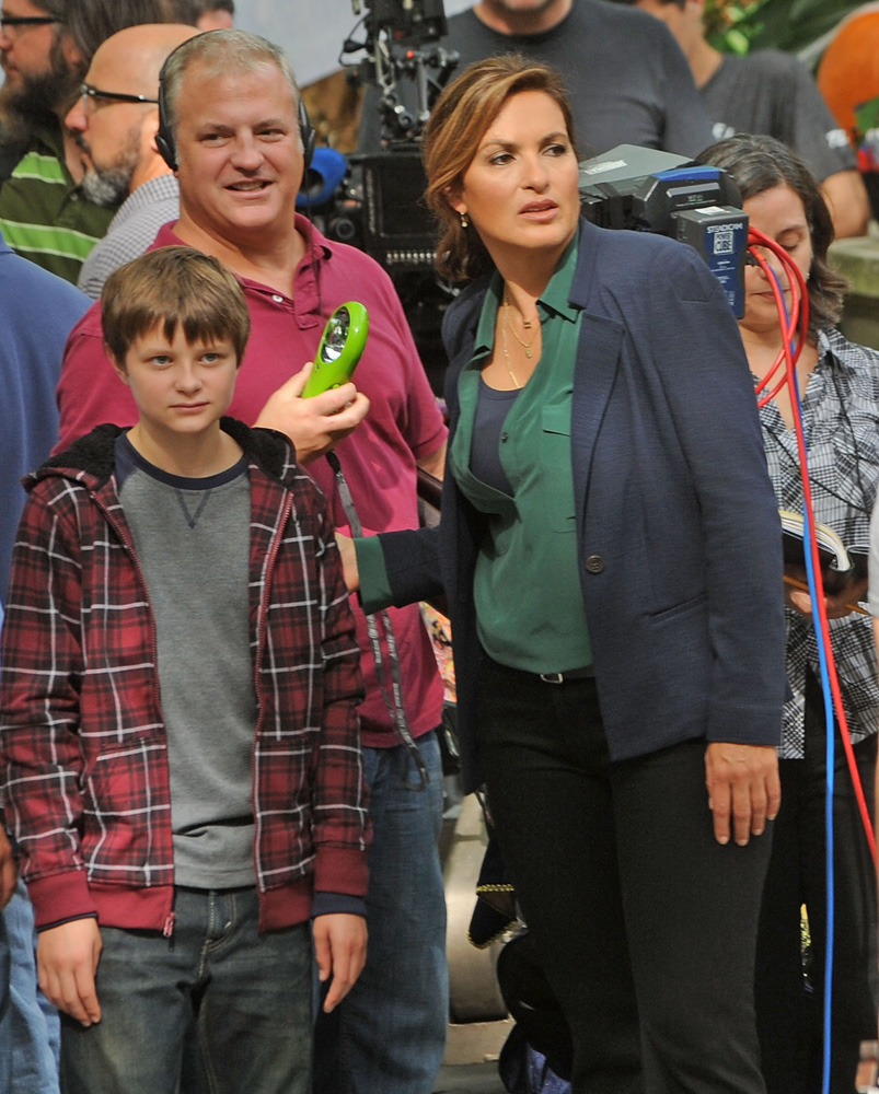 SVU_ONSETS13_1.jpg