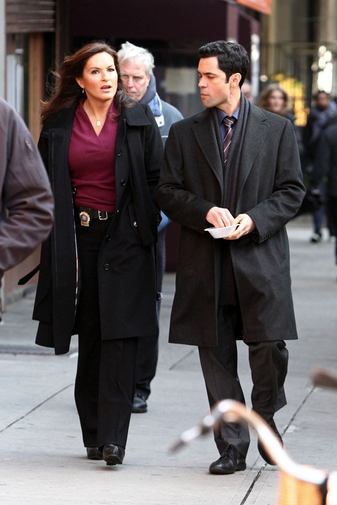 SVU_S14ONSET_13.jpg