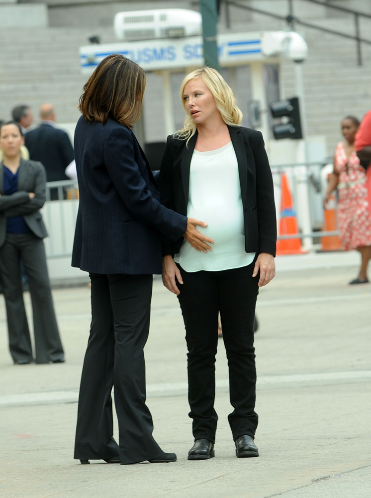 SVU_S17ONSET_23.jpg