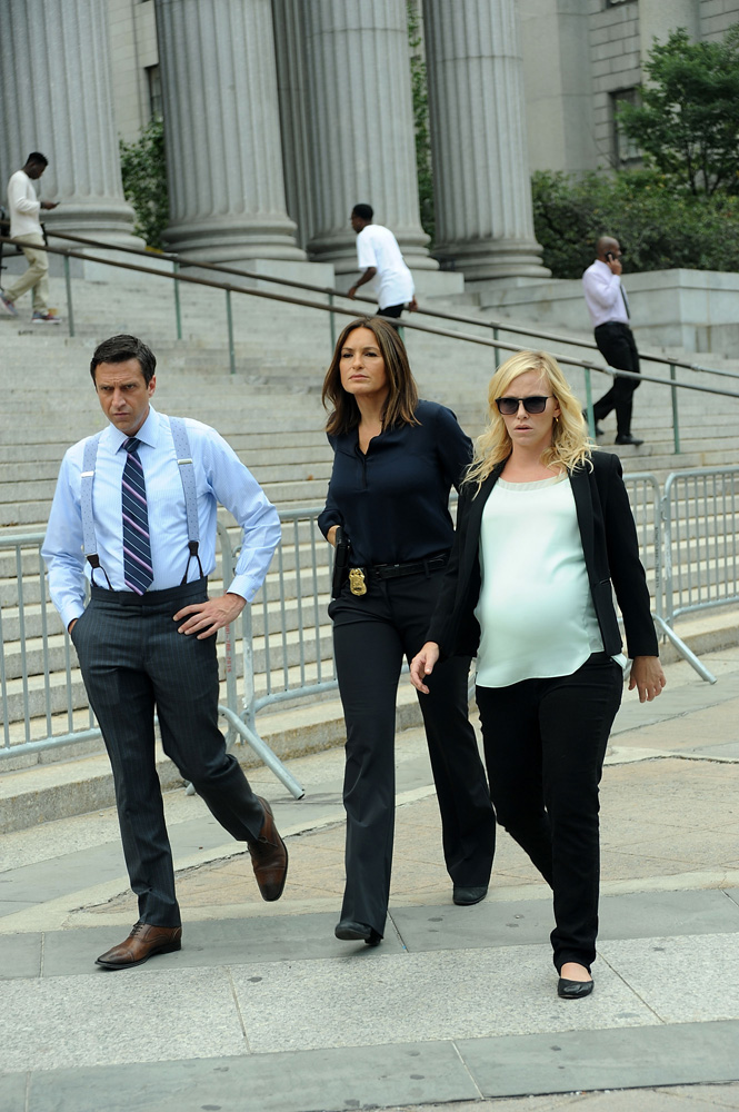 SVU_S17ONSET_27.jpg