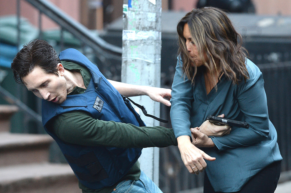 SVU_S17ONSET_15.jpg