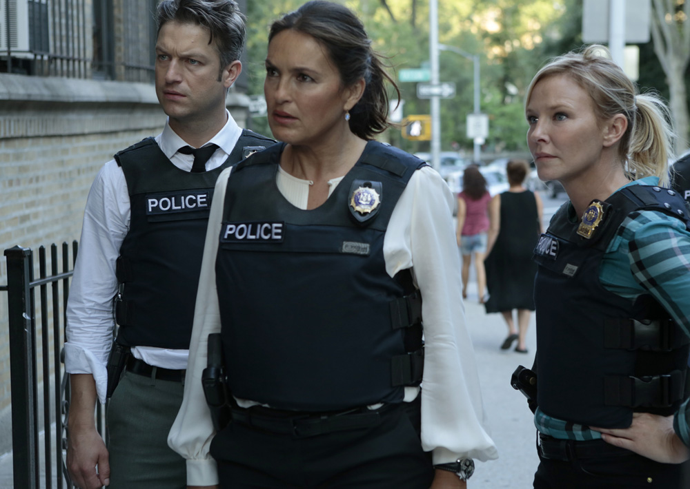 SVU_S18STILLS_2.jpg