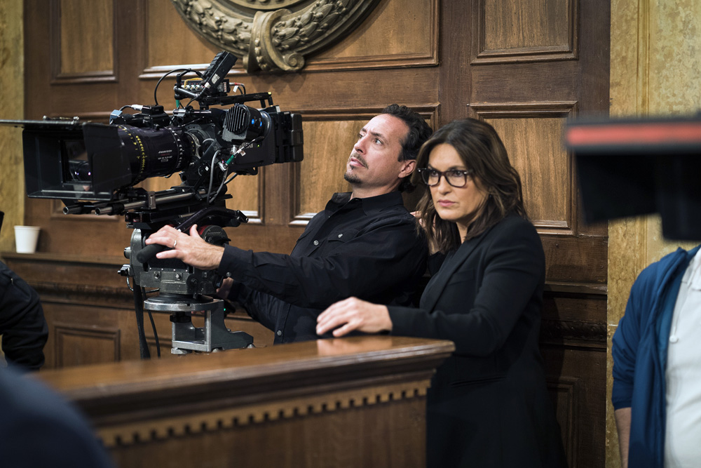 SVU_S18STILLS_3.jpg