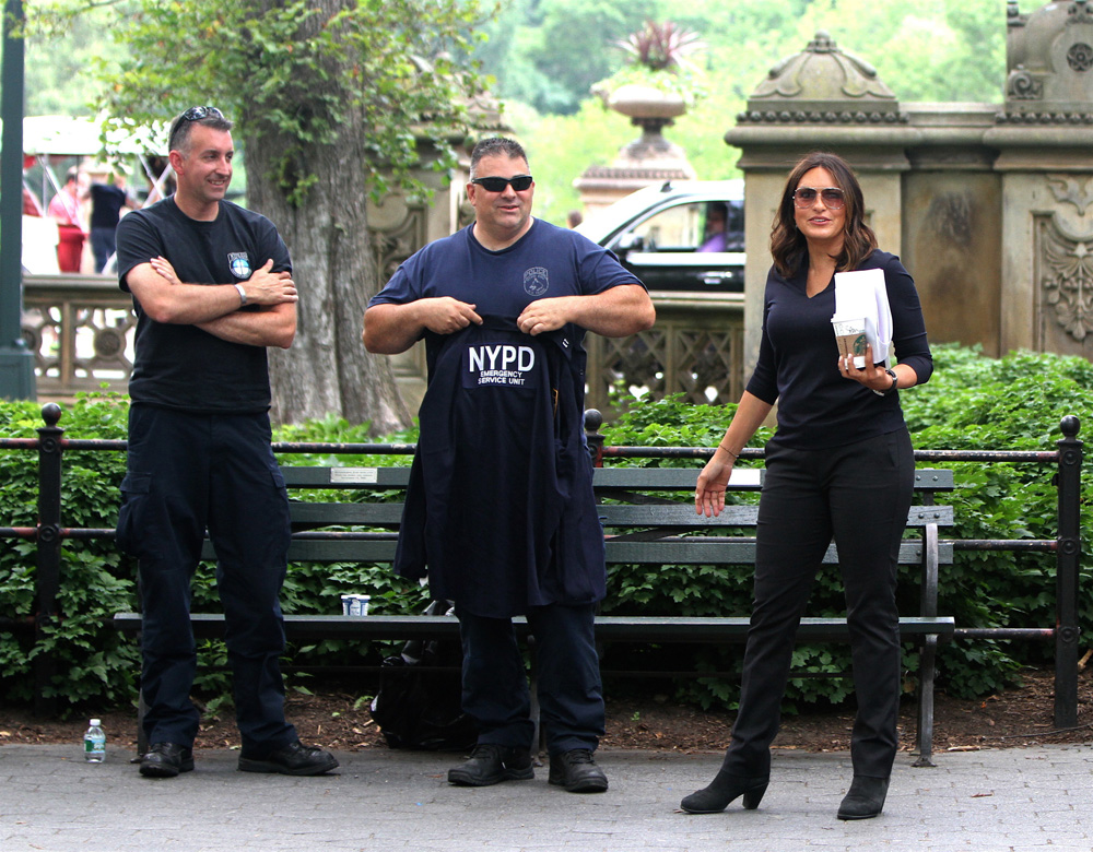 SVU_S18ONSET_11.jpg