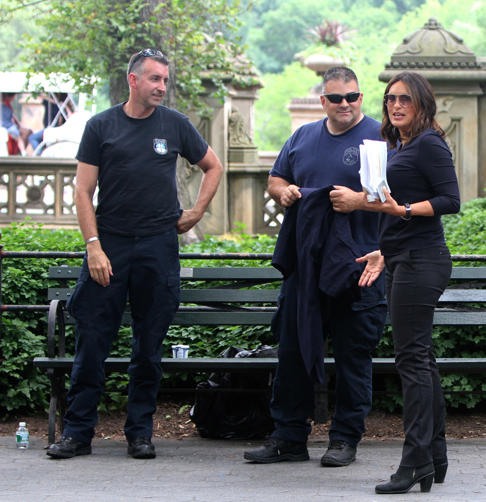 SVU_S18ONSET_18.jpg