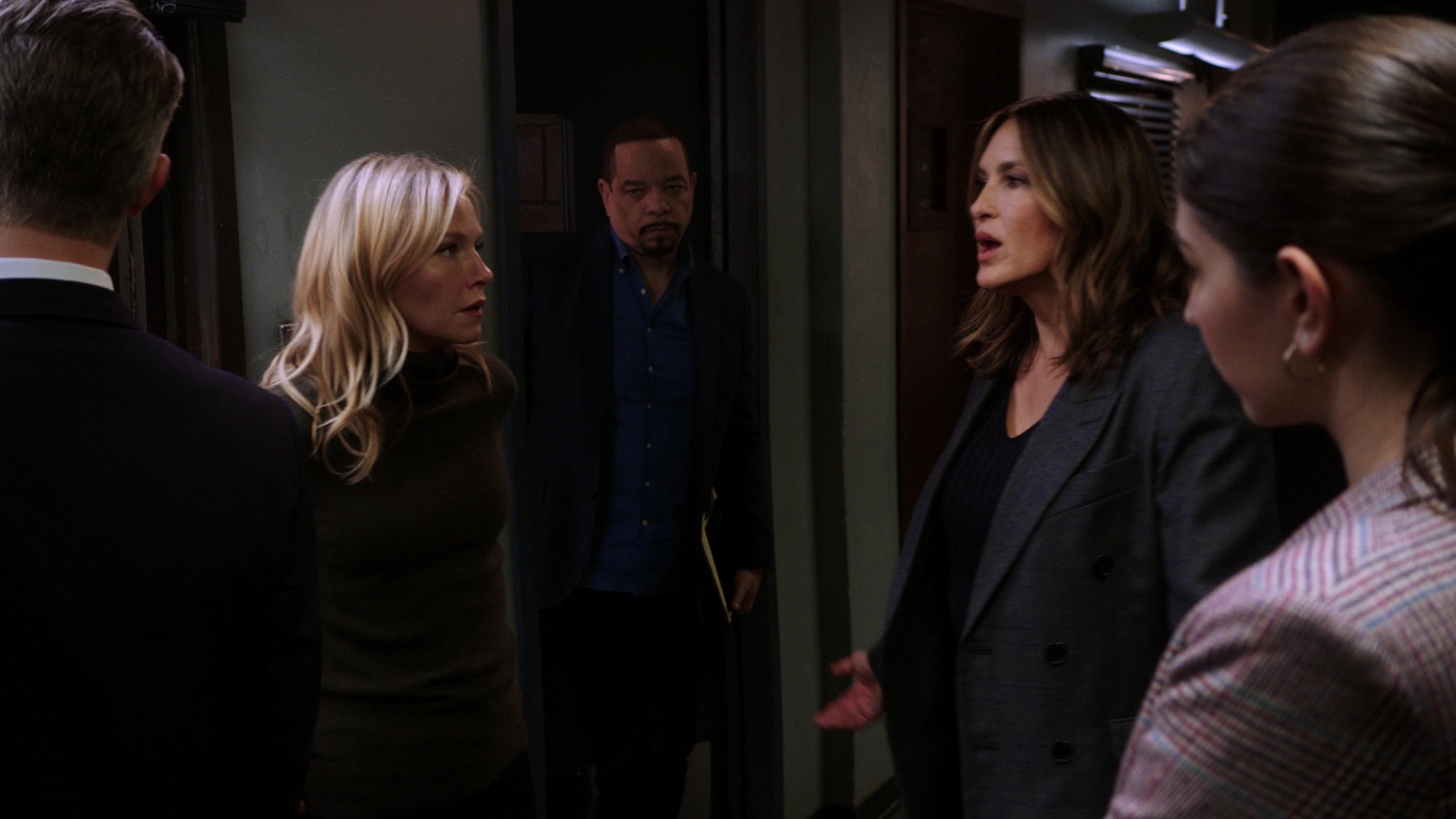 SVU211801751.jpg