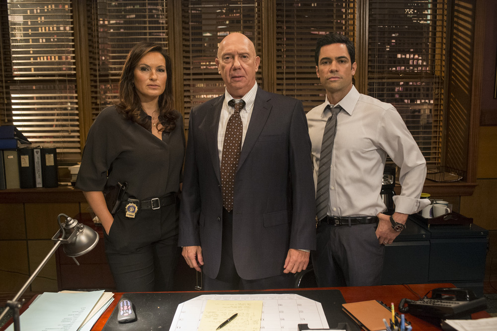 SVU_S14STILLS_2.jpg