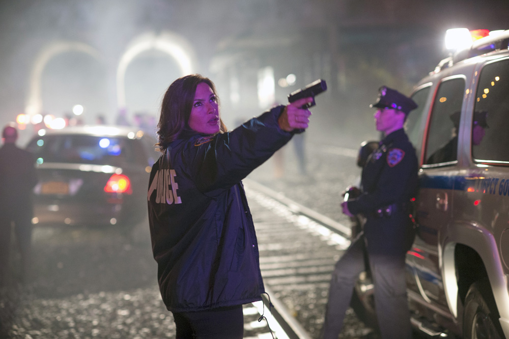 SVU_S15STILLS_2.jpg