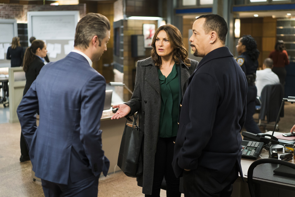 SVU_S18STILLS_5.jpg