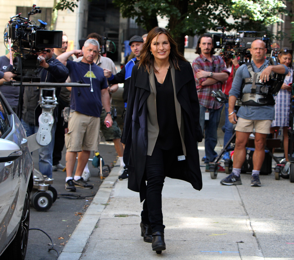 SVU_S19ONSET_1.jpg