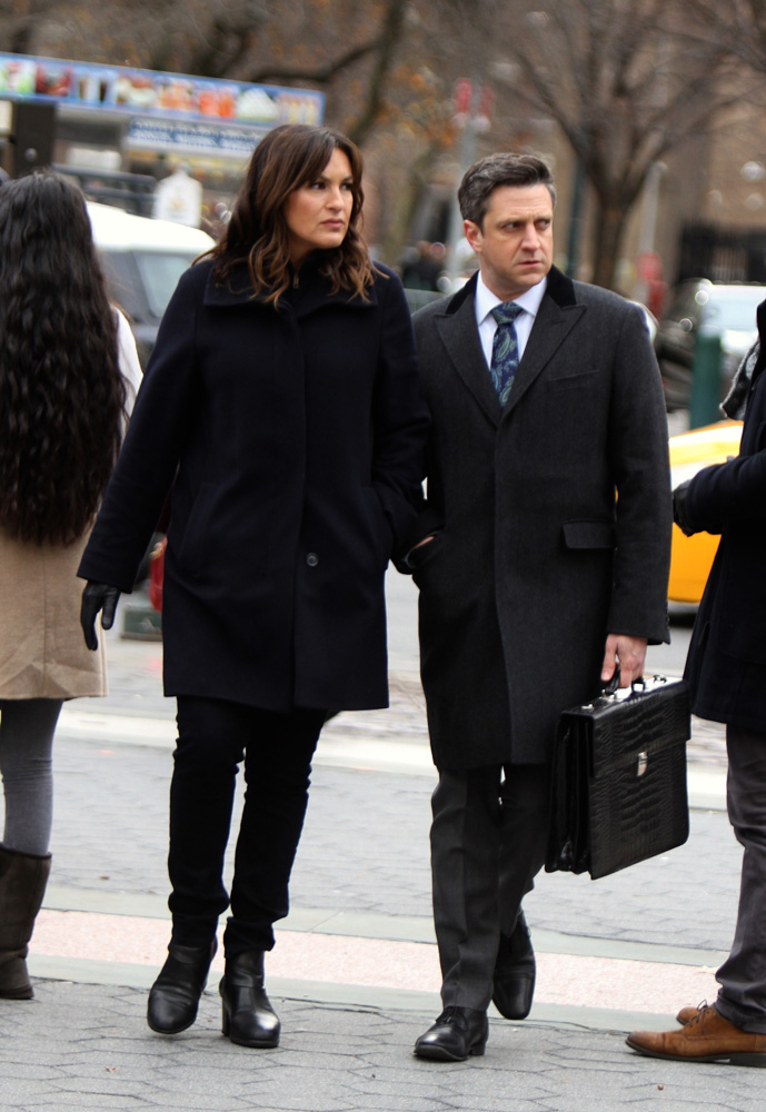 SVU_S19ONSET_2.jpg