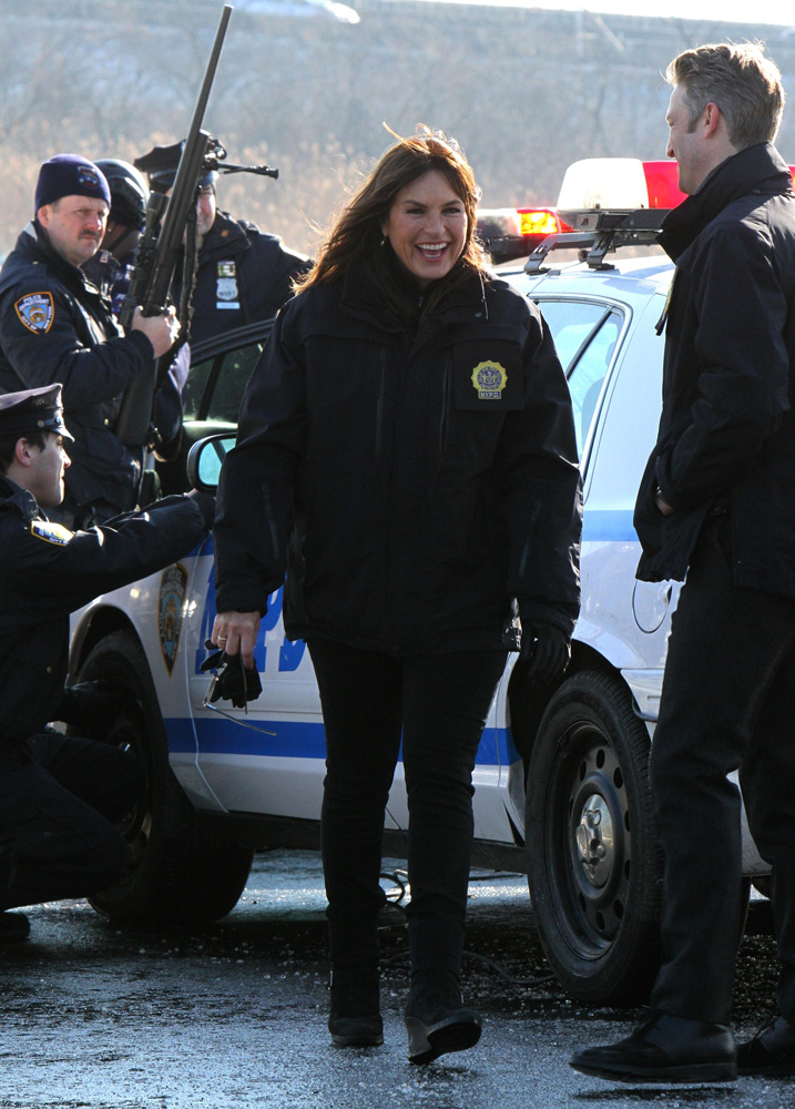 SVU_S19ONSET_25.jpg