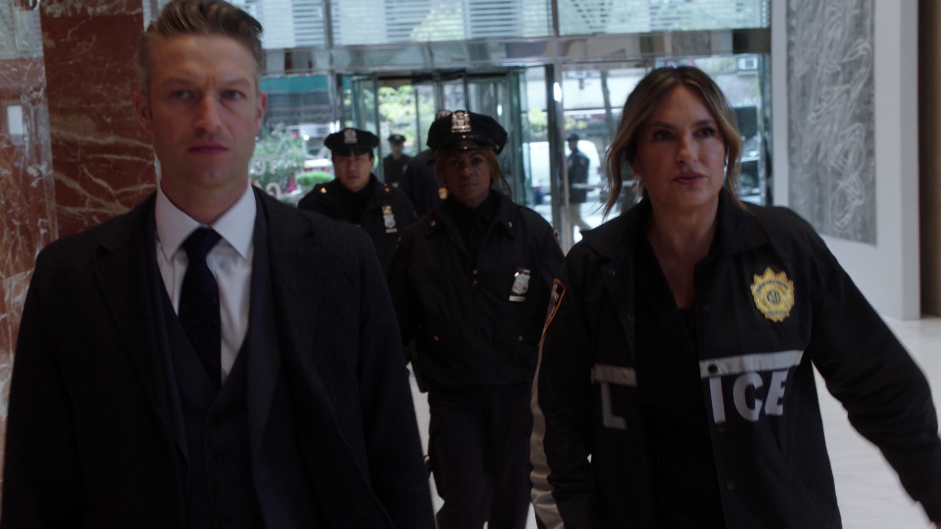 SVU211001842.jpg